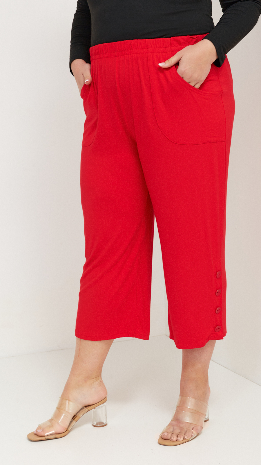 Red straight women's trousers 3/4 red, Trousers \ Spodnie 3/4 damskie, Producent odzieży damskiej – duże rozmiary, do7XL