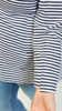 Women's sweatshirt zipped into stripes