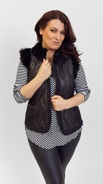 Schwarze pelzweste kanninchen