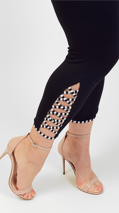 Stylische, bequeme Leggings mit schwarz-weißem Zopfmuster