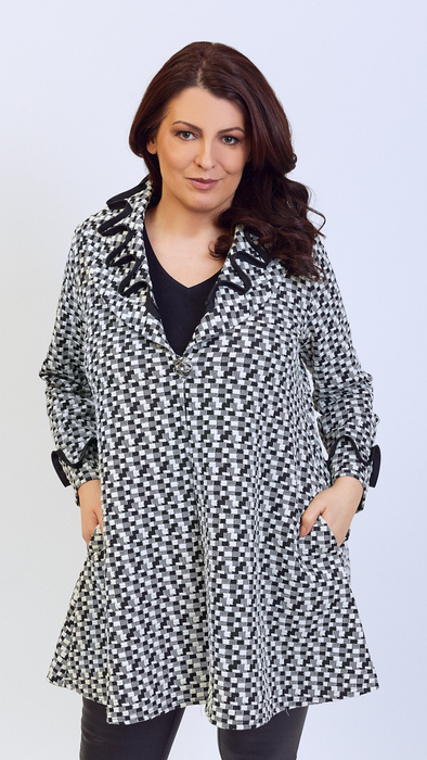 Eleganter Kurzmantel für Herbstfrauen