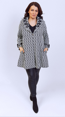 Eleganter Kurzmantel für Herbstfrauen