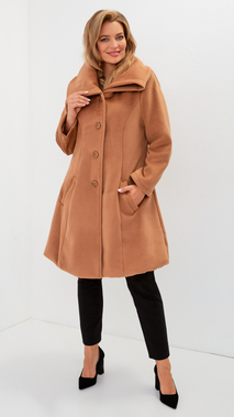 Beżowy płaszcz damski zimowy alpaka z kołnierzem