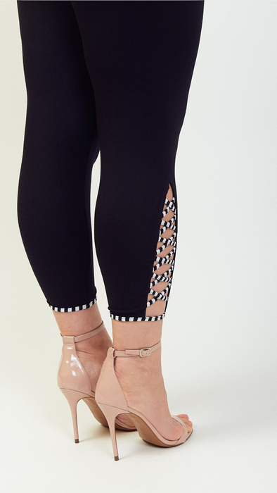 Stylish comfortable leggings with black and white braid