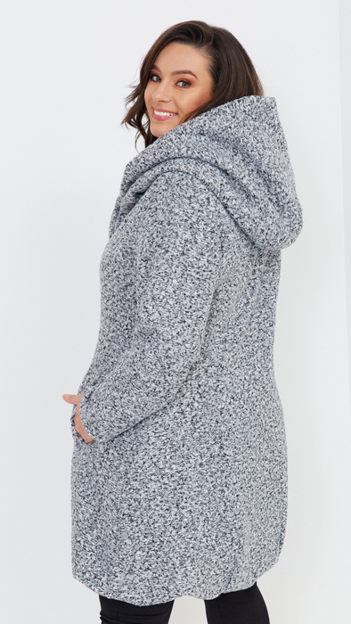 Hellgrauer, warmer, eleganter Damenmantel mit Kapuze aus Bouclé