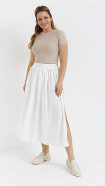 White maxi skirt with pockets