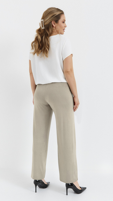 Hellbeige weite Damenhose mit Taschen a'la Jeans