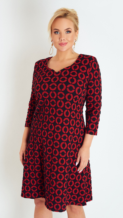 Warmes dickes Herbstkleid der roten Frauen