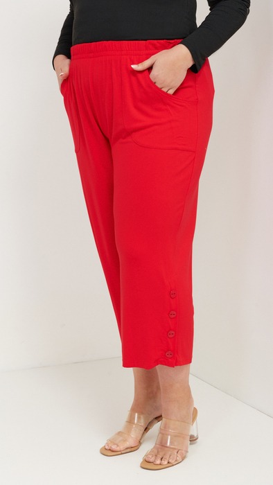 Red straight women's trousers 3/4