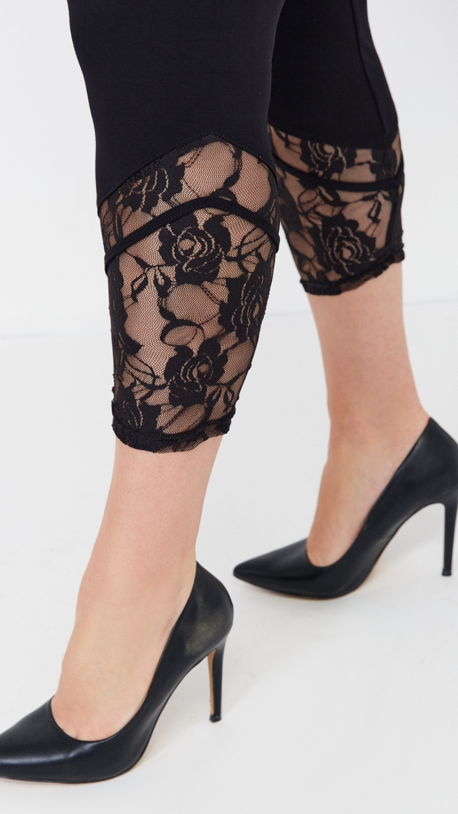 Stylish comfortable leggings with lace